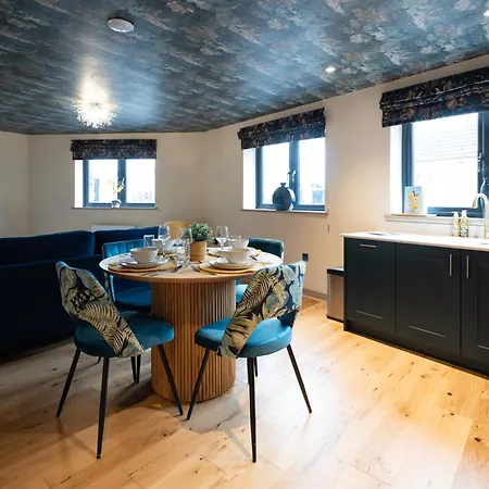 Steppe - 1 Bedroom Luxury By Mint Apartment *