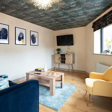 Apartment Steppe - 1 Bedroom Luxury By Mint *